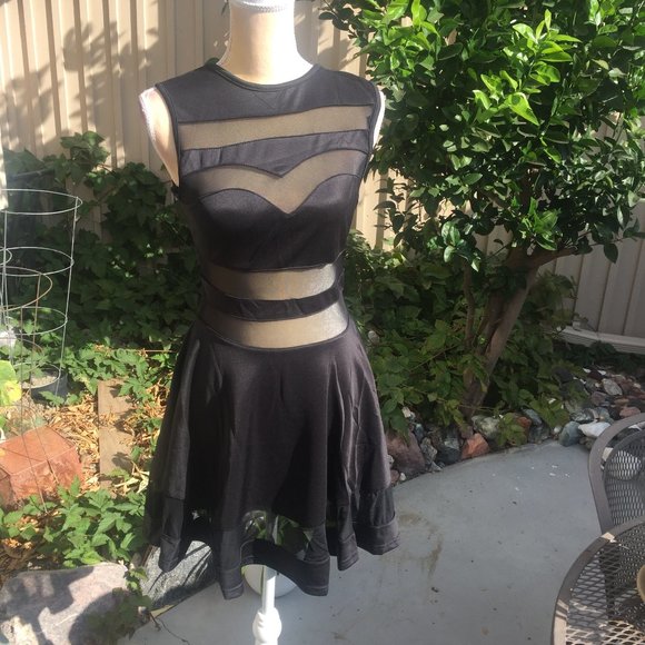 Little black dress mesh panels - Picture 1 of 9